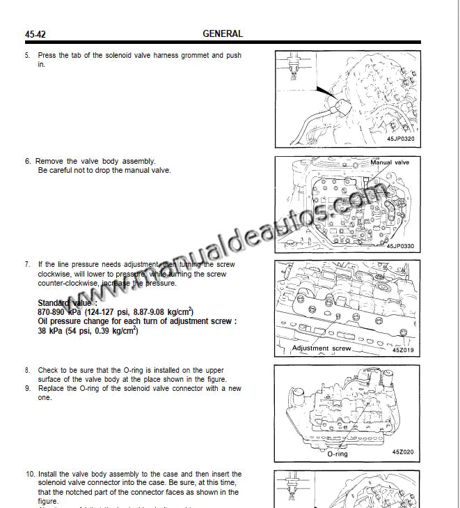 Transmisión del Hyundai Elantra 1992–1995 durante servicio técnico especializado.